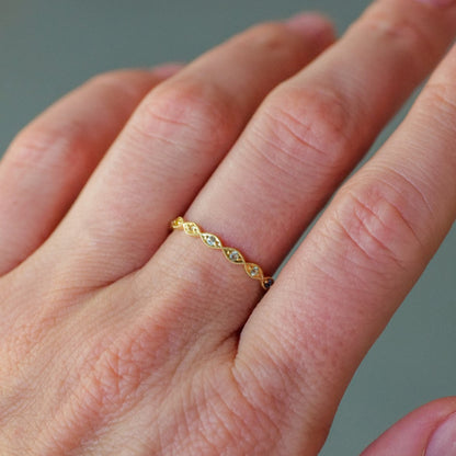 Rainbow Sapphire Eleanor Band