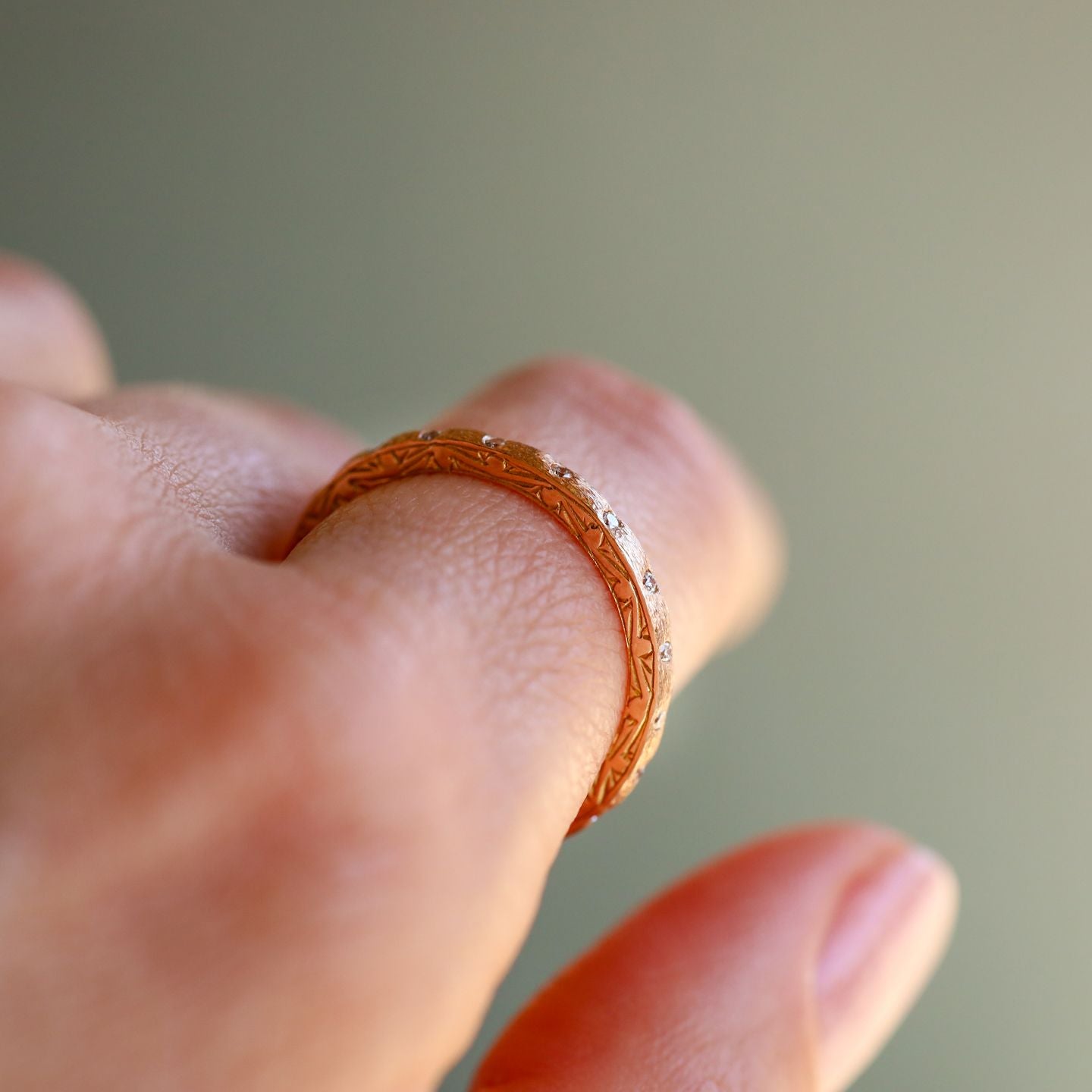 Dunes Narrow White Diamond Band