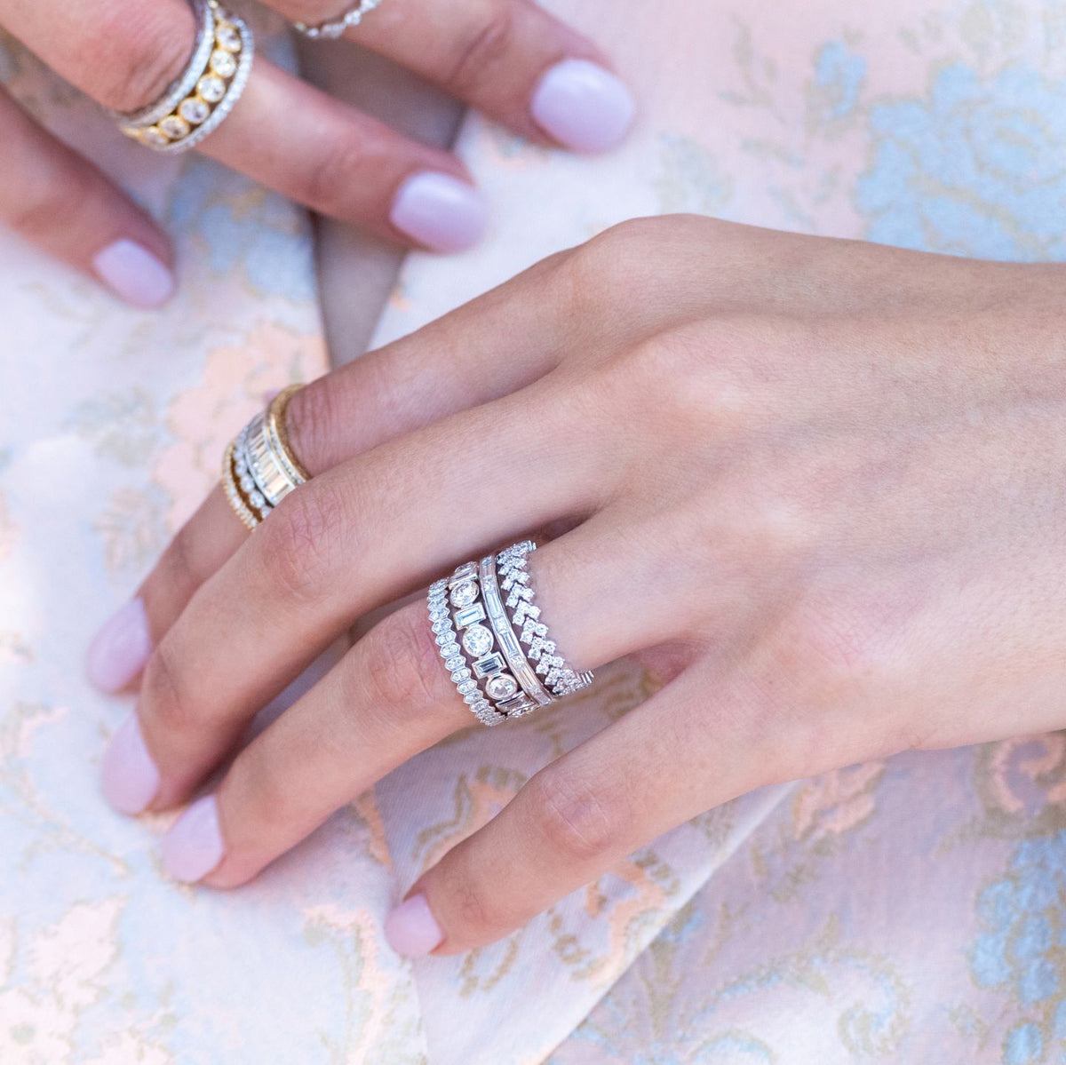 Vida White Diamond Band