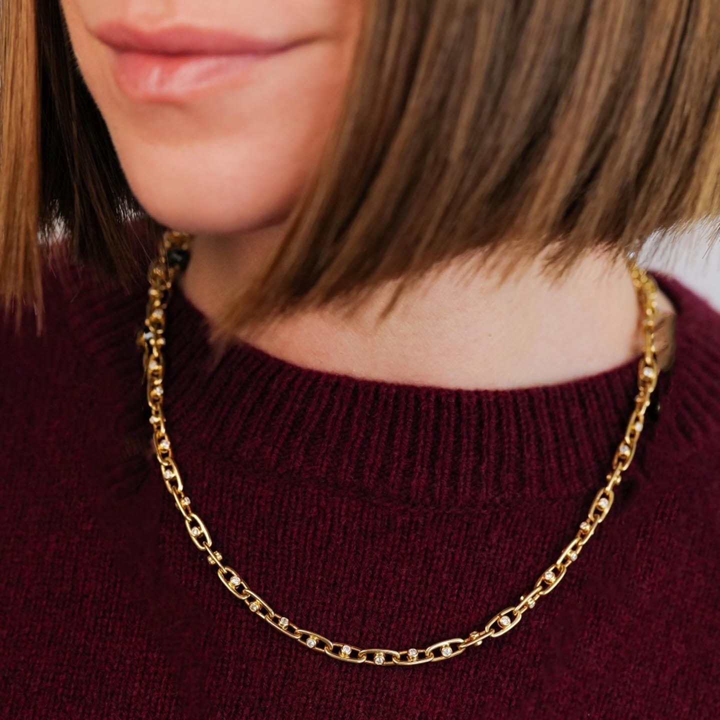 Se Voir White Diamond Necklace