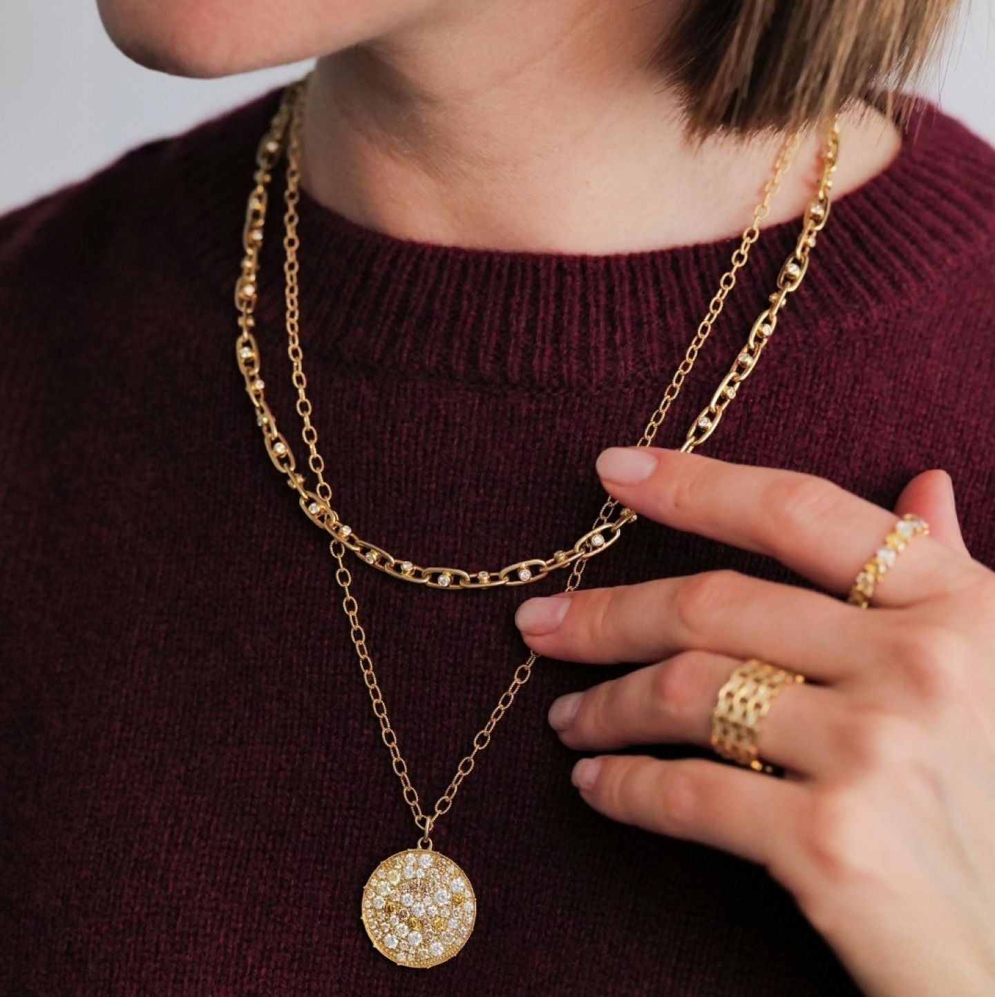Se Voir White Diamond Necklace