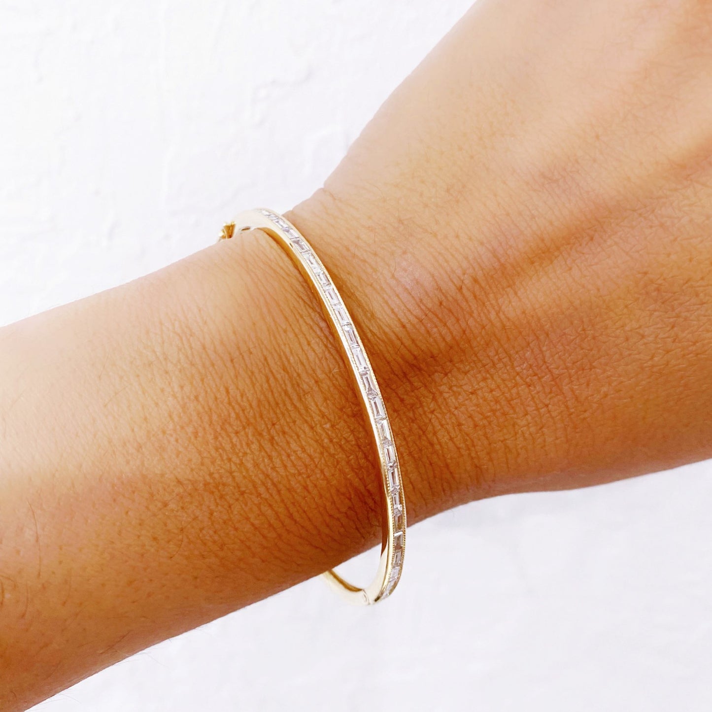 Silhouette White Diamond Bangle